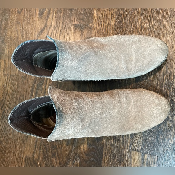 Me Too size 8 Booties - Picture 3 of 6